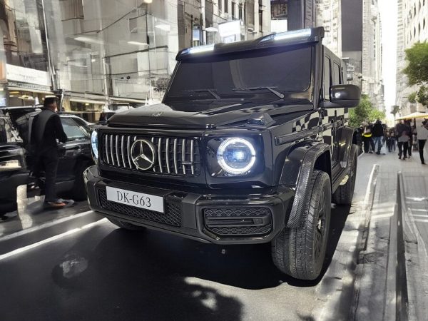 Coche para niños Mercedes G63 AMG 4×4 24 voltios 2 personas negro metalizado